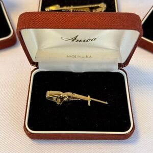 Vintage Anson Gold Tone Rifle Tie Bar Clip Barrel Band Hunting Shotgun Boxed USA